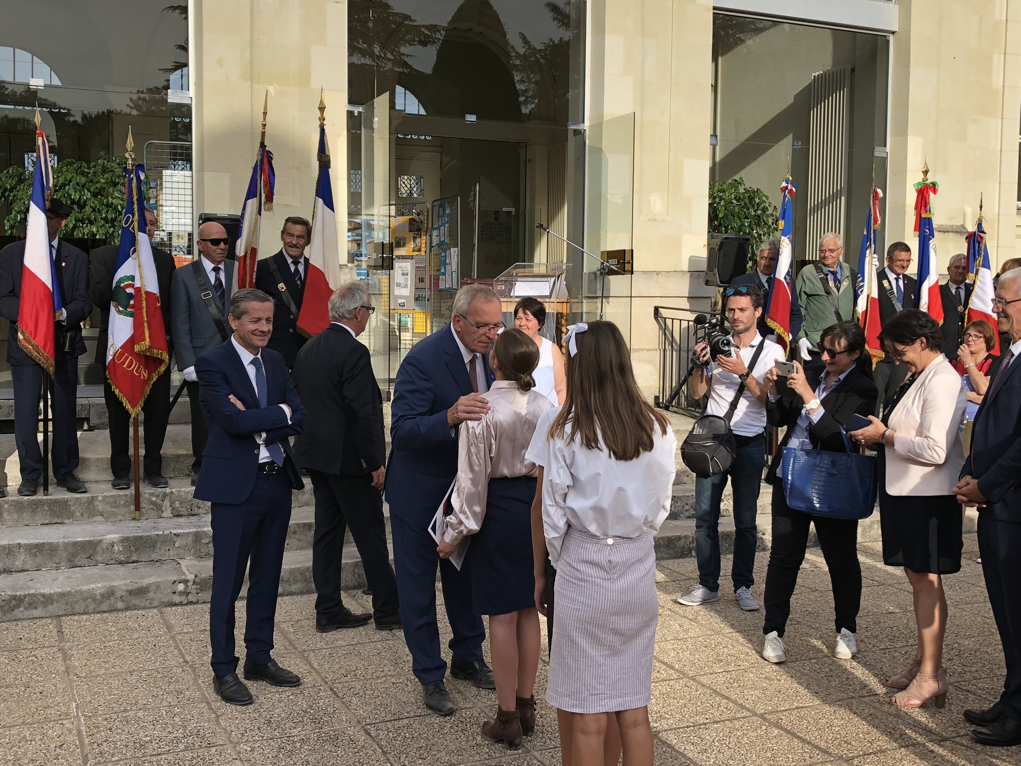 6/09 - REMISE DES DIPLÔMES AUX ÉLÈVES