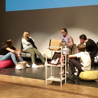 6/09 - PIÈCE DE THÉÂTRE DU COLLÈGE