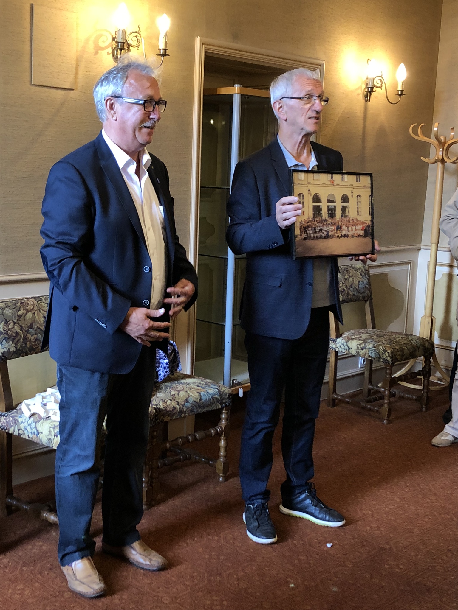 8/09 - LES ADIEUX 