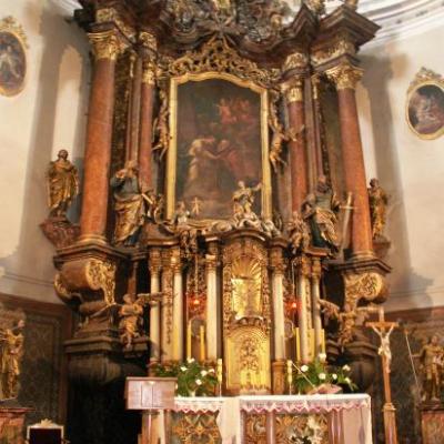 L'autel de l'église St Pierre et Paul