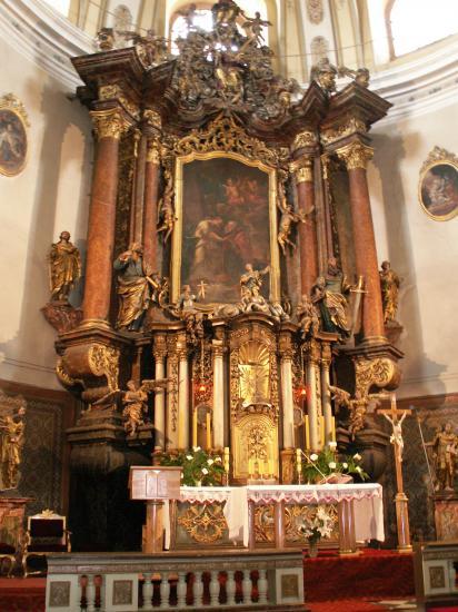 L'autel de l'église St Pierre et Paul