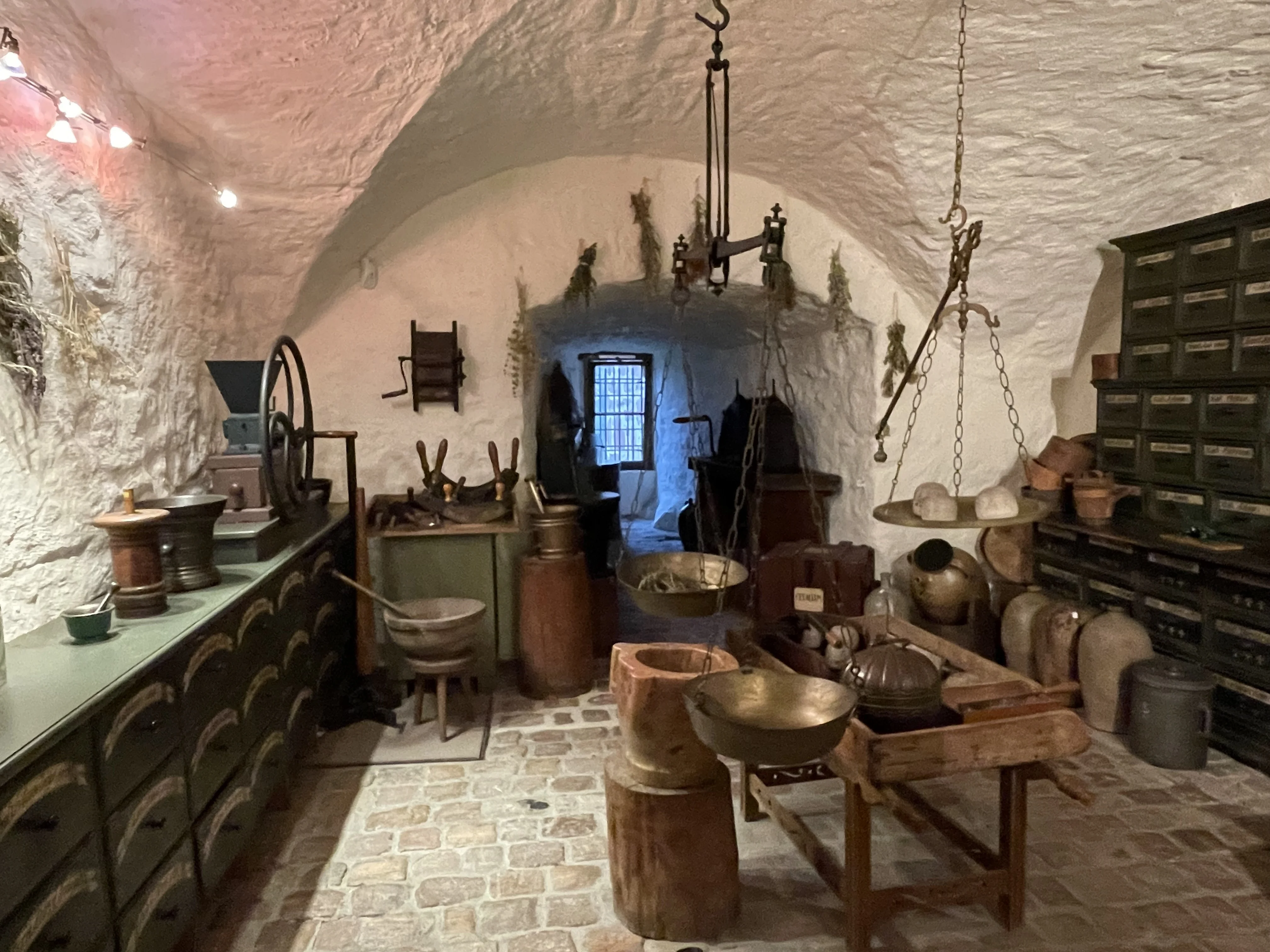 Château - Pharmacie 